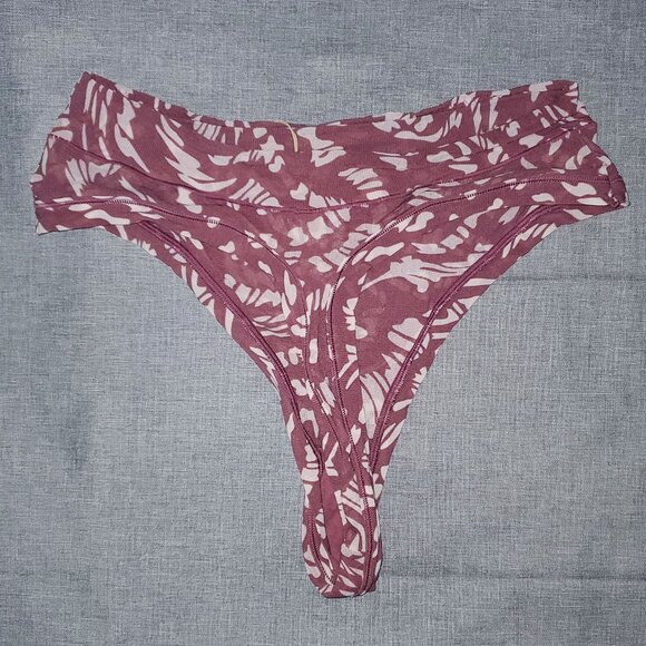 NWT SKIMS 2X Summer Mesh Thong RASPBERRY SWIRL - Picture 2 of 3